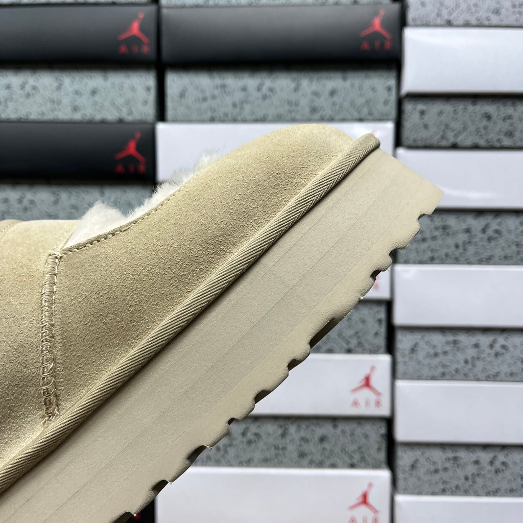 UGG Tazz Lace Platform Slipper – Suede Mule with Deep UGGplush Shearling Lining, Tonal Stitching & Sugar Sole² Platform in Sand